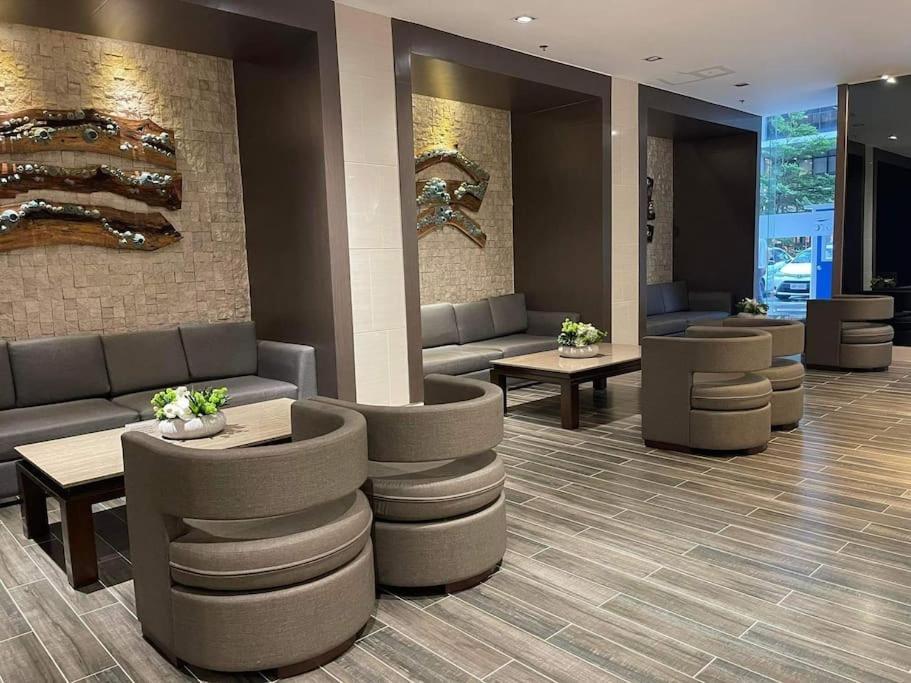 Shore 1 & 3 Residences Moa 1Br With Balcony By Darpm Manila Esterno foto